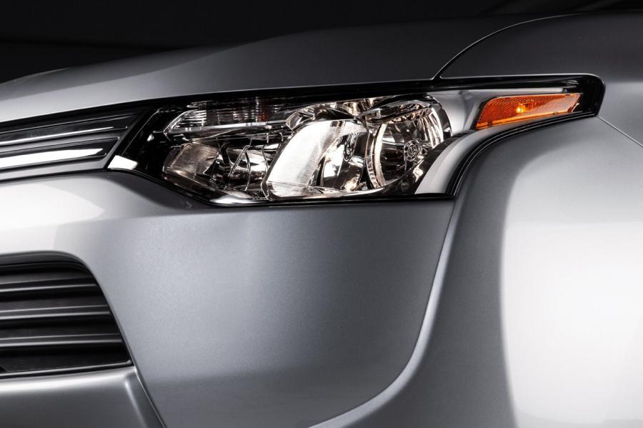  Mitsubishi Outlander 2014 года  (фото 86 из 136)